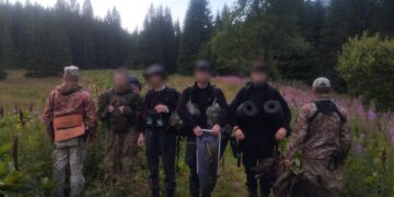 На Закарпатті службовий пес допоміг затримати чотирьох порушників на кордоні з Румунією (ФОТО)