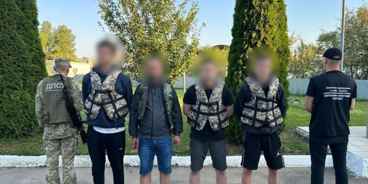 На Закарпатті затримали організаторів нелегального переправлення (ФОТО)