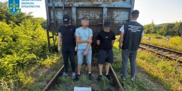 На Закарпатті затримали працівника депо, який віз ухилянта до кордону тепловозом (ФОТО)