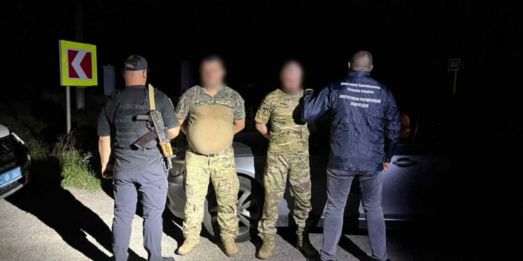 На Закарпатті затримали псевдоволонтера який переправляв ухилянтів (ФОТО)