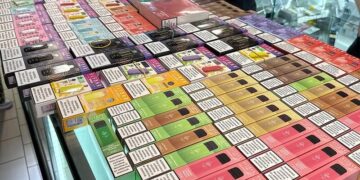 Нардепи пропонують повністю заборонити електронні сигарети в Україні