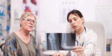 Понад 22 тисячі пацієнтів вже зареєструвалися в електронній черзі на безоплатну заміну суглобів