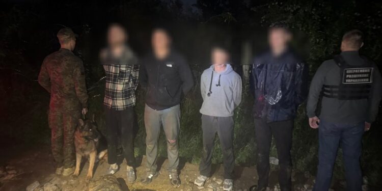 Попереджувальні постріли та дрони: на Закарпатті ловили порушників кордону –