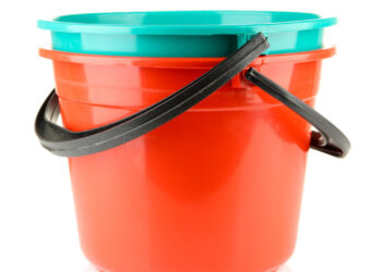 Порівняння: кругле відро vs. прямокутне відро – переваги та вади