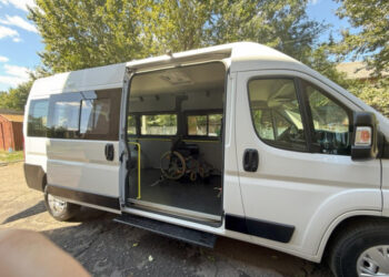 “Потрібна послуга для людей, які мають проблеми з опорно-руховим апаратом”: соціальне таксі працює в Ужгороді