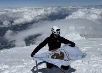 Прапор Тячева замайорів на найвищій вершині Західної Європи – Монблані (ФОТО)