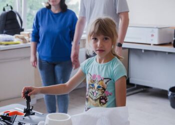 Робот у подарунок: Jabil підтримала розвиток технічної освіти в Ужгороді (ФОТО) –