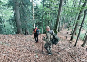 Румунські рятувальники розшукали українця, який 5 днів блукав Карпатами (ФОТО)