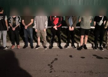 Сімох чоловіків, які шукали шлях за кордон у Telegram, затримали на Тячівщині (ФОТО)