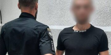 Спроба втечі за $15 тисяч: на Закарпатті викрили переправника разом з “клієнтами” (ФОТО)