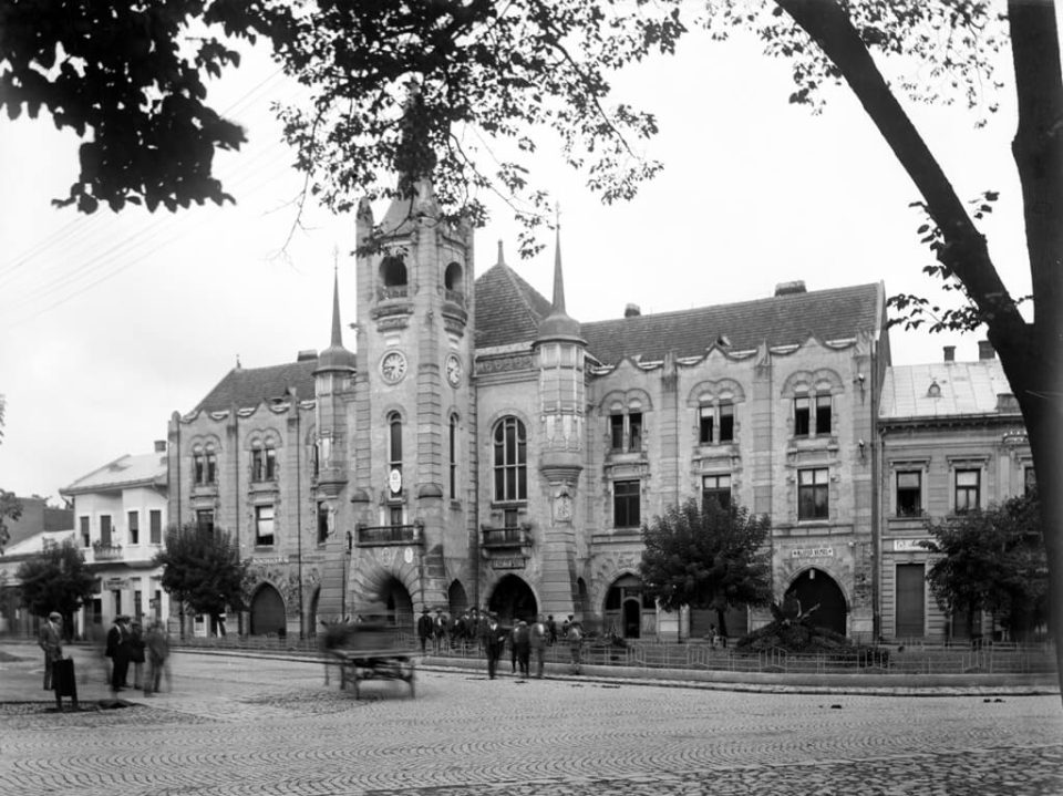 На головній площі Мукачева, 1927 рік. Фото Богуміла Вавроушека. Fotoarchiv Akademie V?d ?r. Praha, ?esk? Republika