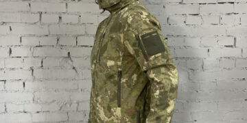Тактична військова куртка порівняно зі звичайною – в чому відмінність