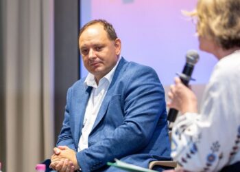 “Ти громадський довбой…б”. Мер Івано-Франківська посварився з активістом на прийомі громадян. Відео