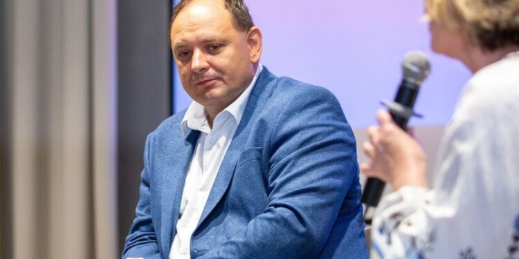 “Ти громадський довбой…б”. Мер Івано-Франківська посварився з активістом на прийомі громадян. Відео