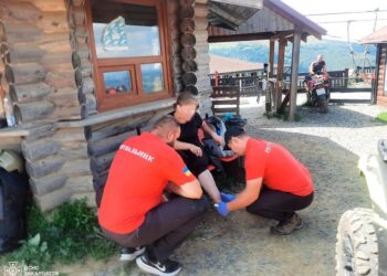 Туристка з травмою ноги застрягла на Гимбі (ФОТО)