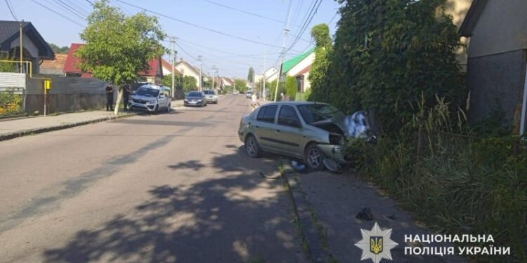 У Хусті автомобіль насмерть збив велосипедистку (ФОТО)