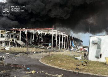 У Мукачеві підраховують збитки після нічної ракетної атаки рф (ФОТО)