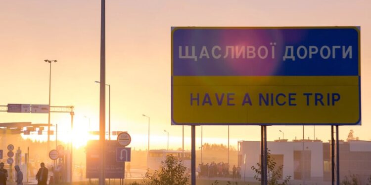 У Раду внесли законопроєкт, який дозволяє чоловікам віком 18–22 роки виїжджати за кордон. Нардеп розкрив подробиці