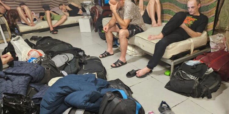 Українці, яких утримують у підвалі на кордоні Росії та Грузії, оголосили голодування