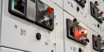 Уряд має відновити контроль над тарифною політикою енергокомпаній – експерт