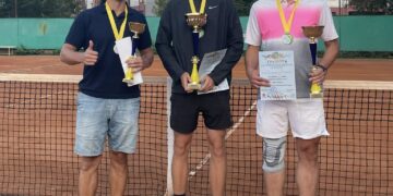В Івано-Франківську визначили переможців тенісного турніру до Дня Незалежності – Спорт