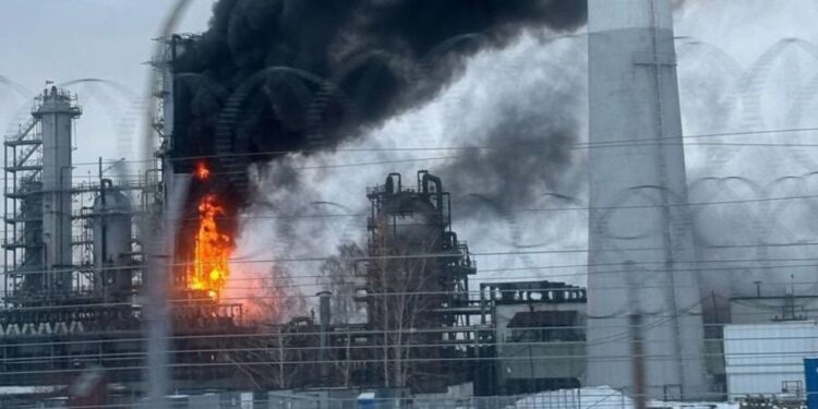 Війна: Україна знищила щонайменше 17% російської нафтопереробки