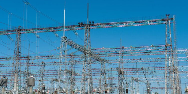 За тиждень ДТЕК повернув світло 166 тис. сімей після ворожих обстрілів