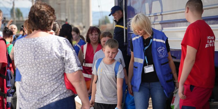 Закарпаття прийняло нову групу вимушених переселенців із Дніпропетровщини (ФОТО)