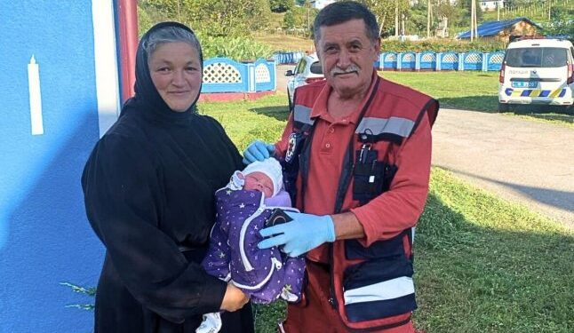 У капличці біля монастиря знайшли немовля — Закарпаття