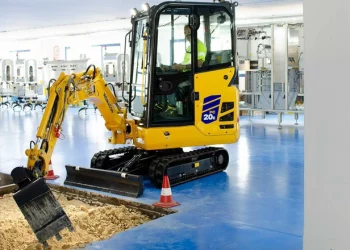 Komatsu представив електричний міні-екскаватор PC20E-6 – Техніка