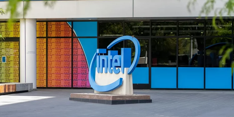 Скільки б ви отримали, інвестувавши $1000 в Intel на початку 2025 року