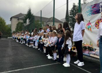 У Мукачівській громаді цьогоріч 1030 першачків сіли за парти — Закарпаття