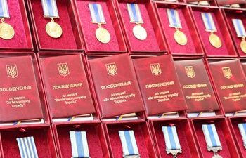 Троє прикордонників отримали державні та відомчі нагороди — Ужгород