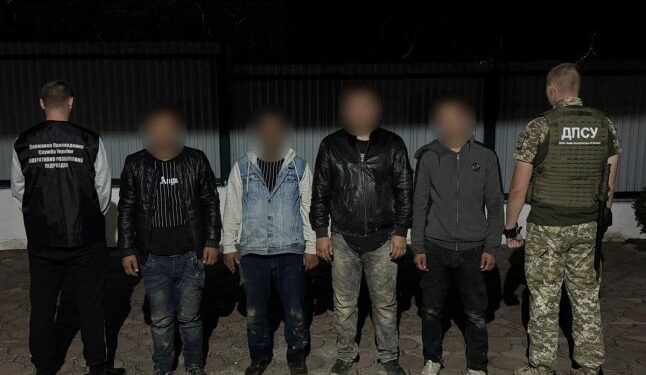 Прикордонники розповіли про нічні «пригоди» десятьох закарпатців — Закарпаття