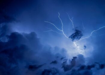 Синоптики попереджають про грози, які накриють частину області — Закарпаття