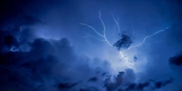 Синоптики попереджають про грози, які накриють частину області — Закарпаття