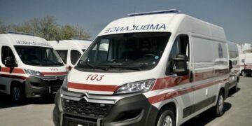 Жінка була у критичному стані: медики швидкої рятували 48-річну закарпатку — Закарпаття