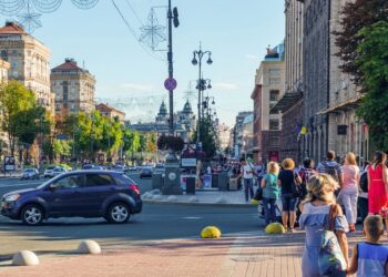 “Через 20 років буде мало дітей”. Експерти побоюються, що українкам стане важче знайти партнера