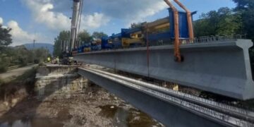 На під’їзді в Жденієво відновлюють міст, який раніше обвалився — Закарпаття