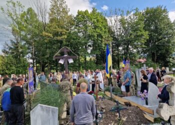 В Ясінянській громаді попрощались із воїном — Закарпаття