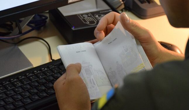 Дівчина поверталась в Україну: що трапилось на КПП — Закарпаття