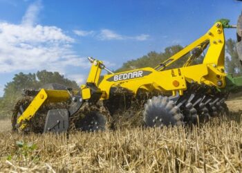BEDNAR SWIFTERDISC скорочує витрати пального й обробляє 150 га на добу – Техніка