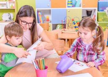 Коли День вихователя 2025: дата свята — Закарпаття