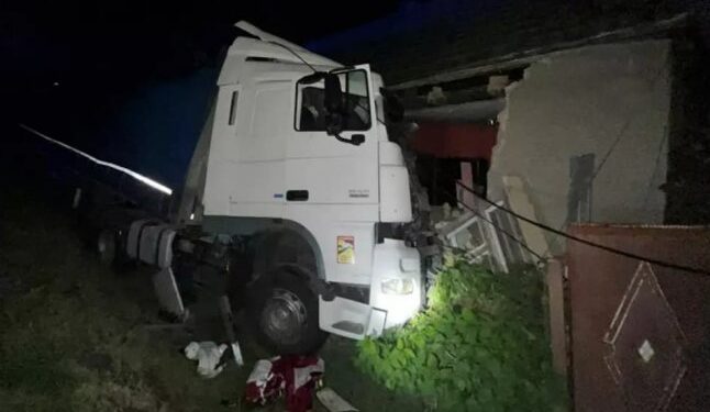 Рятувальники розповіли про випадок, який трапився вночі у Мукачівському районі — Закарпаття
