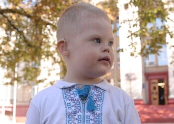 “Дитина почне чути голос рідних”. Трирічний Богдан із Запоріжжя отримав слухові апарати від Фонду Ріната Ахметова