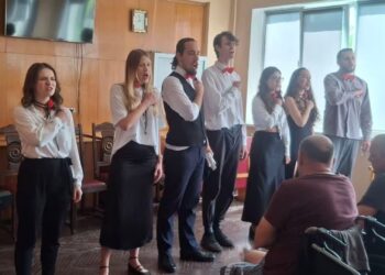 Донецький драмтеатр виступив перед пораненими захисниками в Ужгороді (ФОТО)