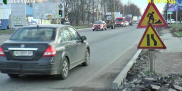 Довгоочікуваний ремонт: в Ужгороді взялися за вулицю Карпатської України (ВІДЕО) –