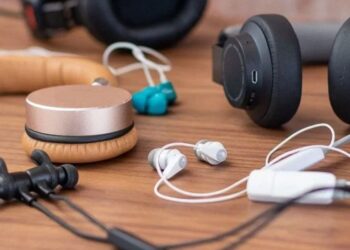 Дротові чи безпровідні – які навушники обрати і що врахувати