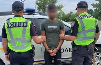 Поліція затримала жителя села Білки за переправлення чоловіків через кордон — Ужгород