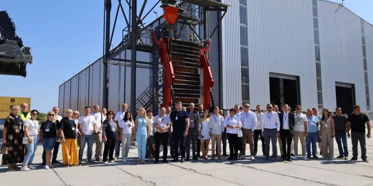 Економіка: Офшорна компанія Ахметова відкрила аграрний термінал на Львівщині на кордоні з Польщею